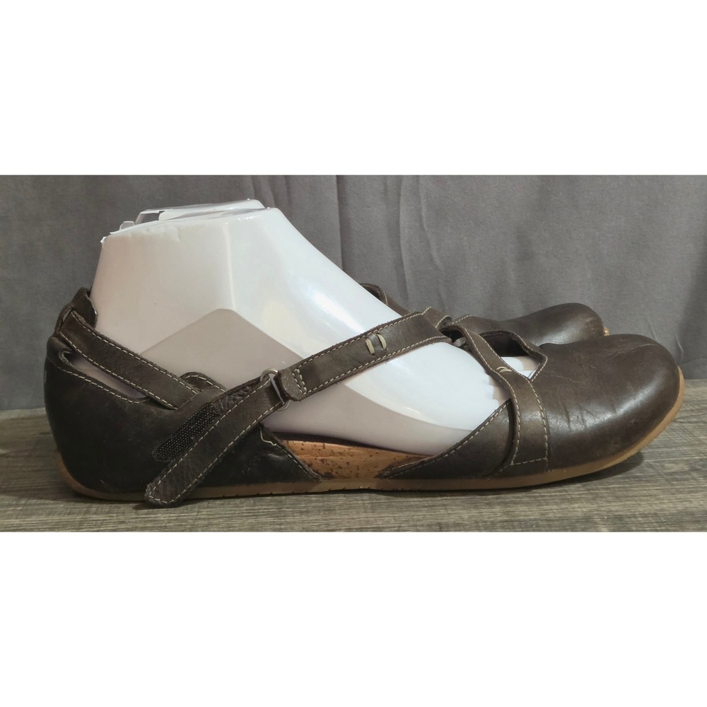 Ahnu Karma Latitude Cross Strap Adjustable Shoes Women Size 8.5 Brown